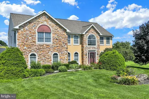 3 Golf Ln, Fleetwood, PA 19522