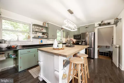 Kitchen - 31 Sunset Ct, Sinking Spring, PA 19608 photo 3 of 3