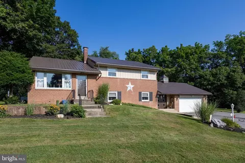 Exterior - 31 Sunset Ct, Sinking Spring, PA 19608 photo 11 of 11