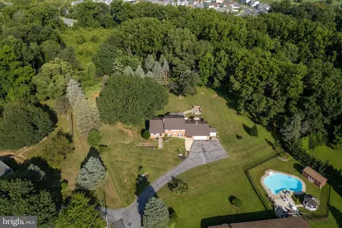 View/Area - 31 Sunset Ct, Sinking Spring, PA 19608 photo 3 of 7