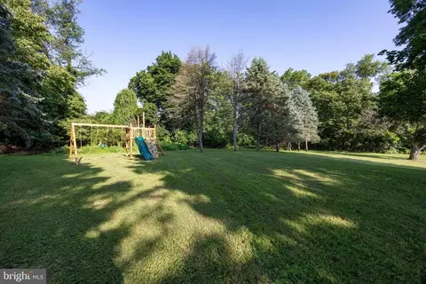 Exterior - 31 Sunset Ct, Sinking Spring, PA 19608 photo 9 of 11