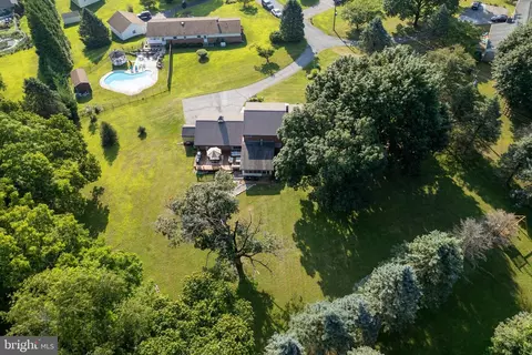 View/Area - 31 Sunset Ct, Sinking Spring, PA 19608 photo 6 of 7