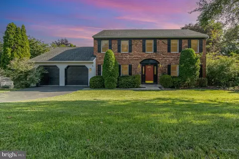 25 Estates Dr, Reading, PA 19606
