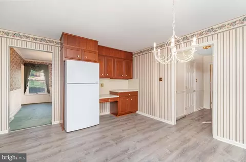 Entry Way - 25 Estates Dr, Reading, PA 19606 photo 2 of 3