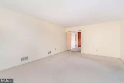 Living - 25 Estates Dr, Reading, PA 19606 photo 4 of 4