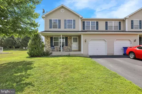 26 N Calais Dr, Reading, PA 19605