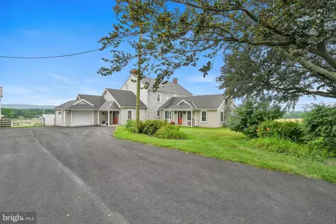 97 S Kemp Rd, Kutztown, PA 19530