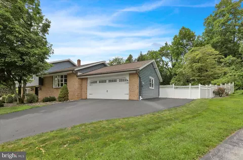 4 Executive Cir, Reading, PA 19606 photo 40