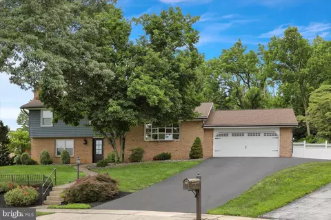4 Executive Cir, Reading, PA 19606 photo 42