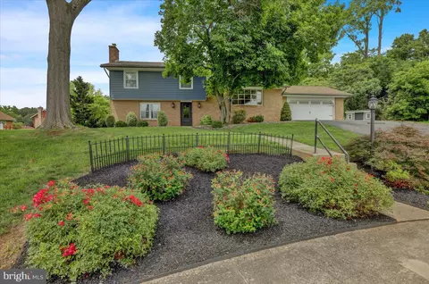 4 Executive Cir, Reading, PA 19606