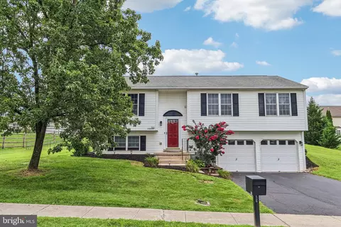 302 W Welsh Dr, Douglassville, PA 19518