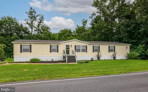 2 Irish Mountain Rd, Temple, PA 19560