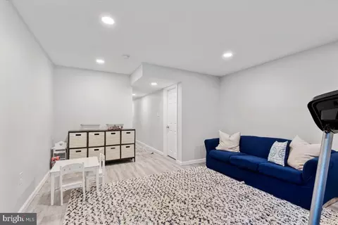 Entry Way - 22 Sugar Maple Rd, Barto, PA 19504 photo 6 of 6