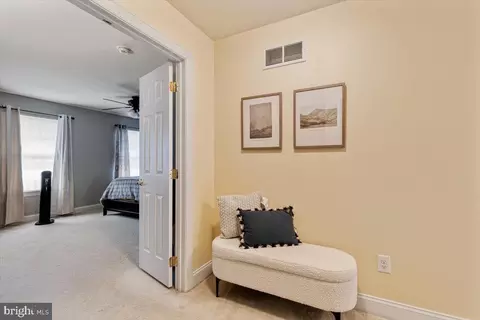 Entry Way - 22 Sugar Maple Rd, Barto, PA 19504 photo 4 of 6