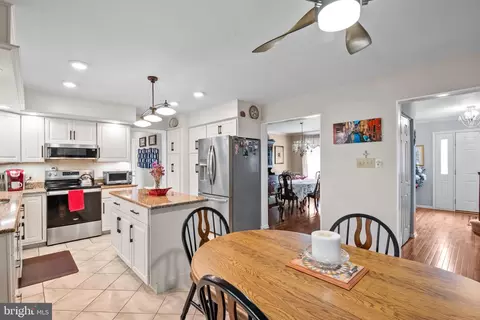 21 Golfview Ln, Reading, PA 19606 photo 9