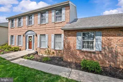 21 Golfview Ln, Reading, PA 19606 photo 4