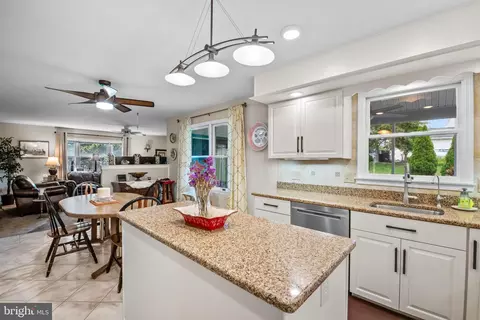 21 Golfview Ln, Reading, PA 19606 photo 5