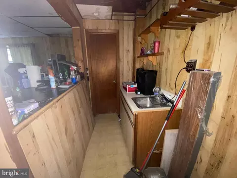 Entry Way - 1530 Liggett Ave, Reading, PA 19607 photo 3 of 3