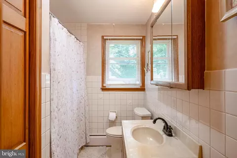 327 Ernst Rd, Reading, PA 19601 photo 13