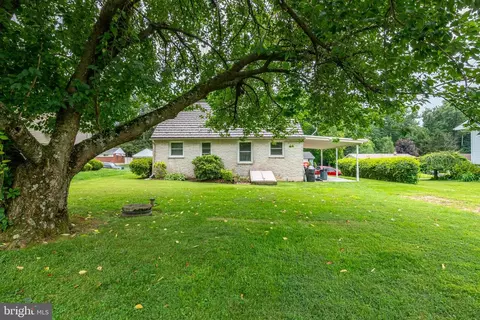 327 Ernst Rd, Reading, PA 19601 photo 17