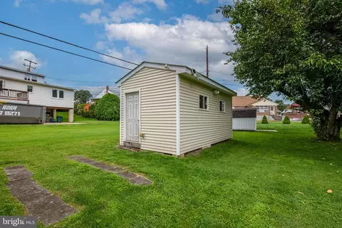327 Ernst Rd, Reading, PA 19601 photo 20