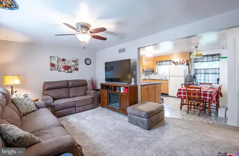 327 Ernst Rd, Reading, PA 19601 photo 4