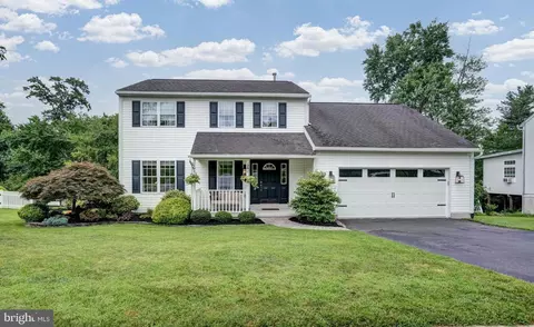 404 Antietam Dr, Douglassville, PA 19518
