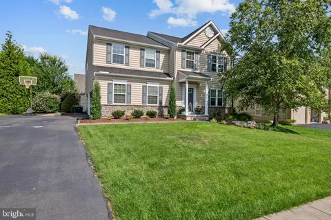 1653 E Thistle Dr, Wyomissing, PA 19610