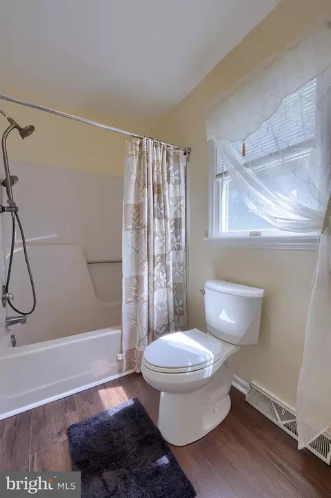 Bath - 254 Faust Rd, Reading, PA 19608 photo 3 of 5