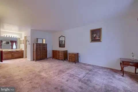 Living - 254 Faust Rd, Reading, PA 19608 photo 4 of 4