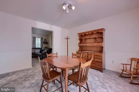 Dining - 254 Faust Rd, Reading, PA 19608 photo 3 of 4