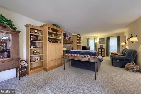 Living - 254 Faust Rd, Reading, PA 19608 photo 3 of 4