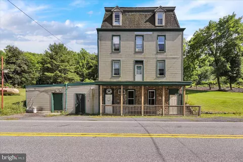 1634 Moselem Springs Rd, Hamburg, PA 19526