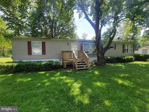 1877 Red Hill Rd, Elverson, PA 19520
