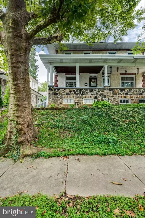 1527 Palm St, Reading, PA 19604