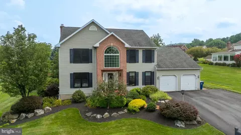 521 Martins Rd, Reading, PA 19608
