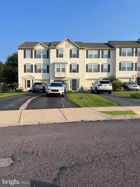 2702 Orchard View Rd, Reading, PA 19606