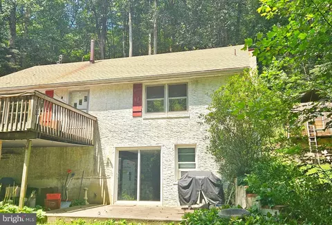637 Forgedale Rd, Barto, PA 19504
