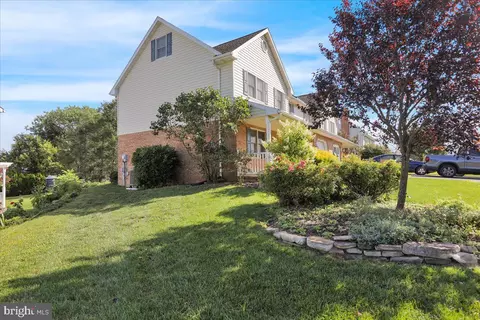 903 Cacoosing Dr, Reading, PA 19608 photo 4