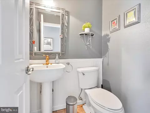 Bath - 27 Flint Ridge Dr, Reading, PA 19607 photo 1 of 2