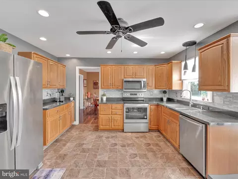 Kitchen - 27 Flint Ridge Dr, Reading, PA 19607 photo 1 of 3