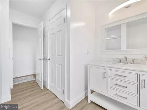 Entry Way - 27 Flint Ridge Dr, Reading, PA 19607 photo 3 of 3