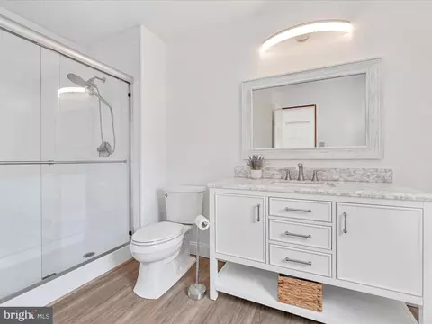 Bath - 27 Flint Ridge Dr, Reading, PA 19607 photo 2 of 2