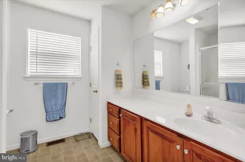 Bath - 2509 Joshua Dr, Sinking Spring, PA 19608 photo 2 of 2