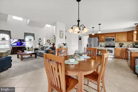Dining - 2509 Joshua Dr, Sinking Spring, PA 19608 photo 1 of 2