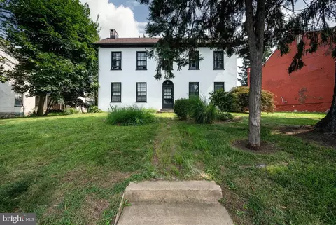 159 Centre Ave, Leesport, PA 19533
