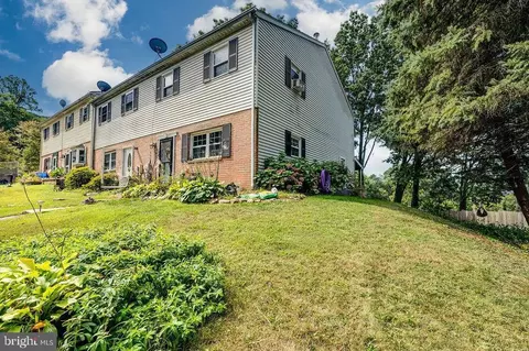 1261 Fox Run, Reading, PA 19606 photo 2