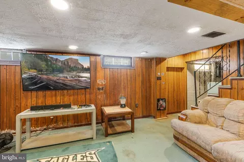 Entry Way - 122 Reading Ave, Reading, PA 19607 photo 4 of 4