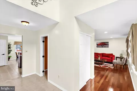 Entry Way - 307 Bard Ave, Reading, PA 19608 photo 4 of 5