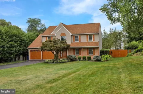 Exterior - 307 Bard Ave, Reading, PA 19608 photo 3 of 13